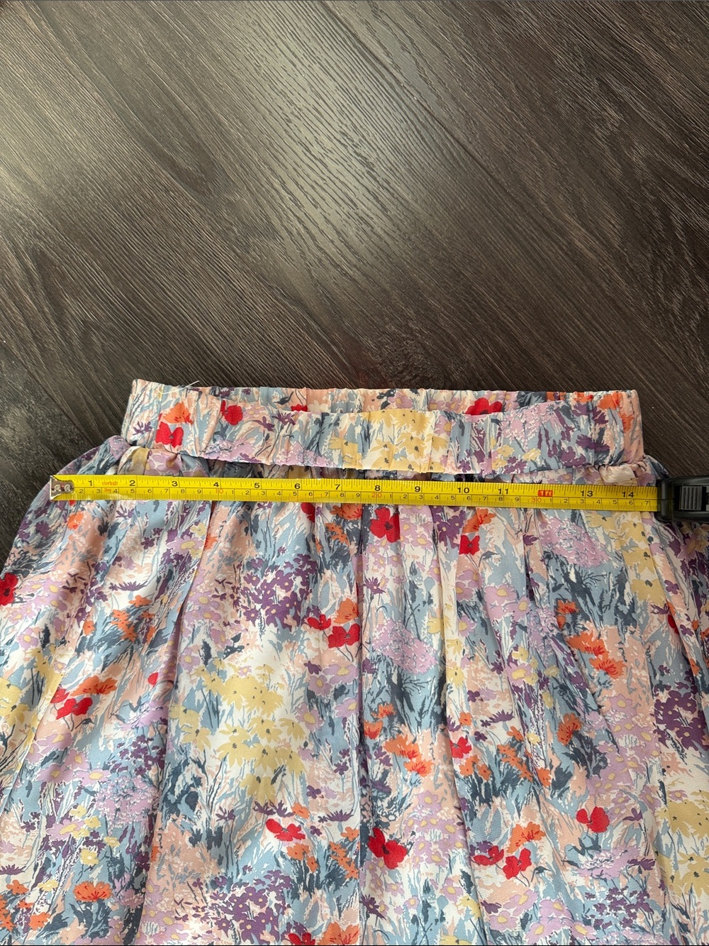 Pastel Floral Midi Skirt with Red Accent - Picture 4 of 4